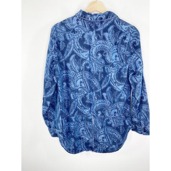 Chico's Blue Chambray Denim Printed Button Down Top Women's Size 0 Small S - Picture 2 of 9